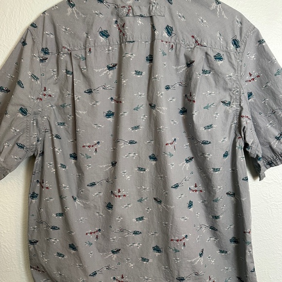Duluth Trading Co Gray Blue Fishing Print Men's Shirt Size Small - Picture 3 of 15